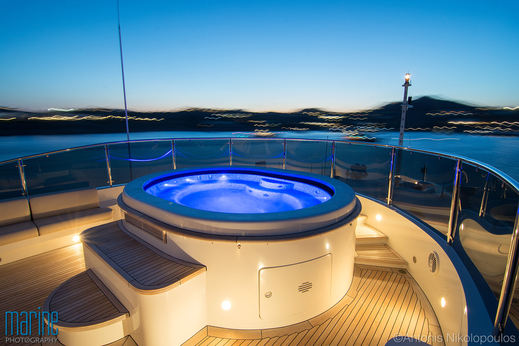 luxury_yacht_jacuzzi_ mykonos_nikolopoulos_316_0120