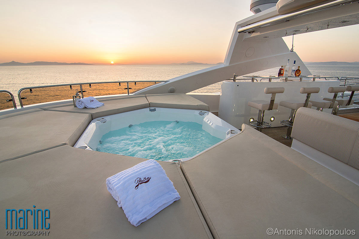 luxury_yacht_jacuzzi_sunset_317_0964