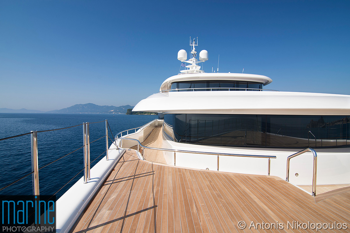 Optasia luxury super yacht helicopter pad